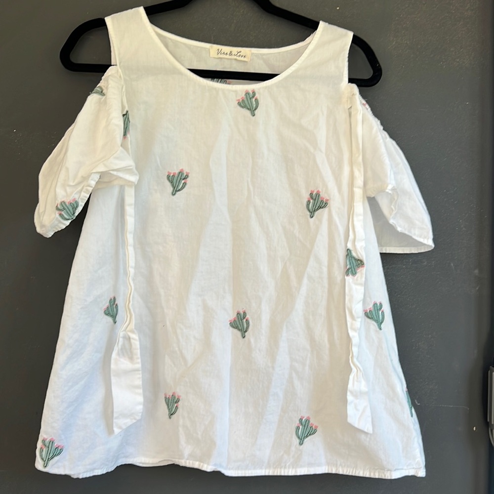 Flowy embroidered blouse